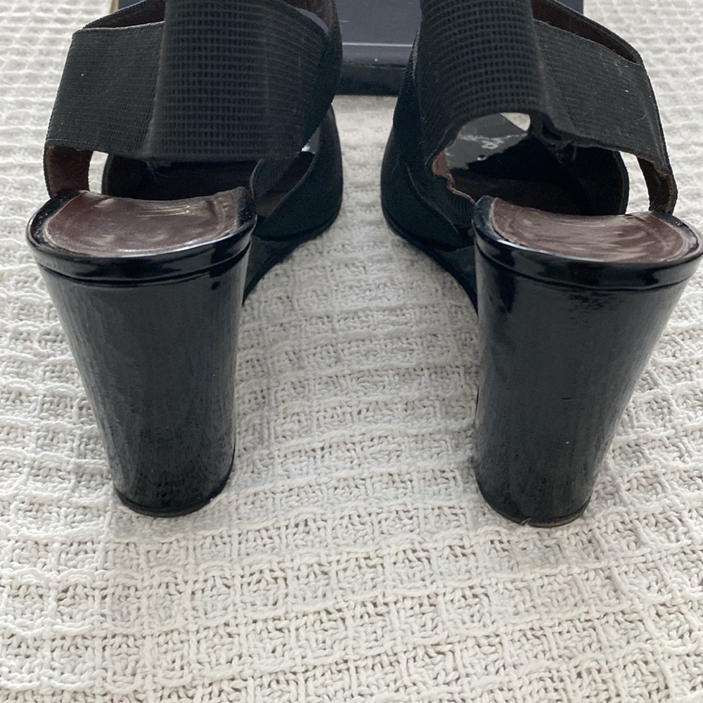 Vintage Luc Berjen Wedge Sandal in Black Patent - Size 7M - Picture 4 of 6